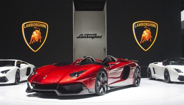 Lamborghini Aventador J-RED-15.jpg